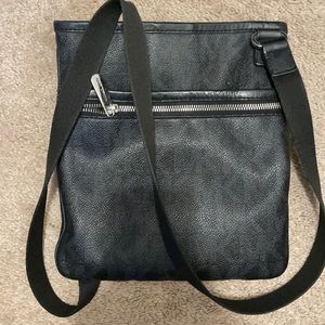 Black Micheal kors crossbody bag